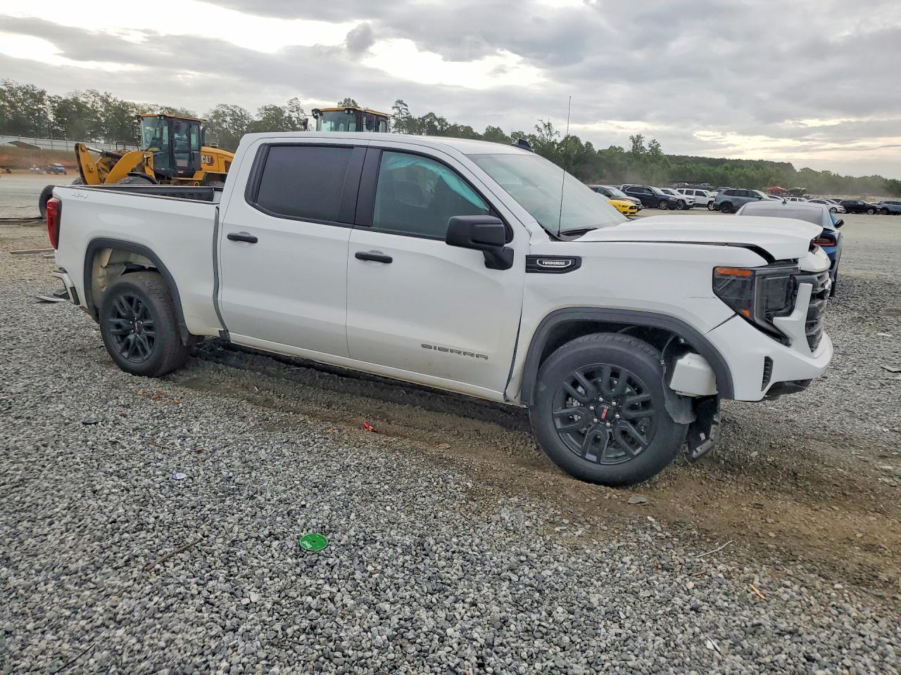 2025 GMC Sierra K1500 - Image 4