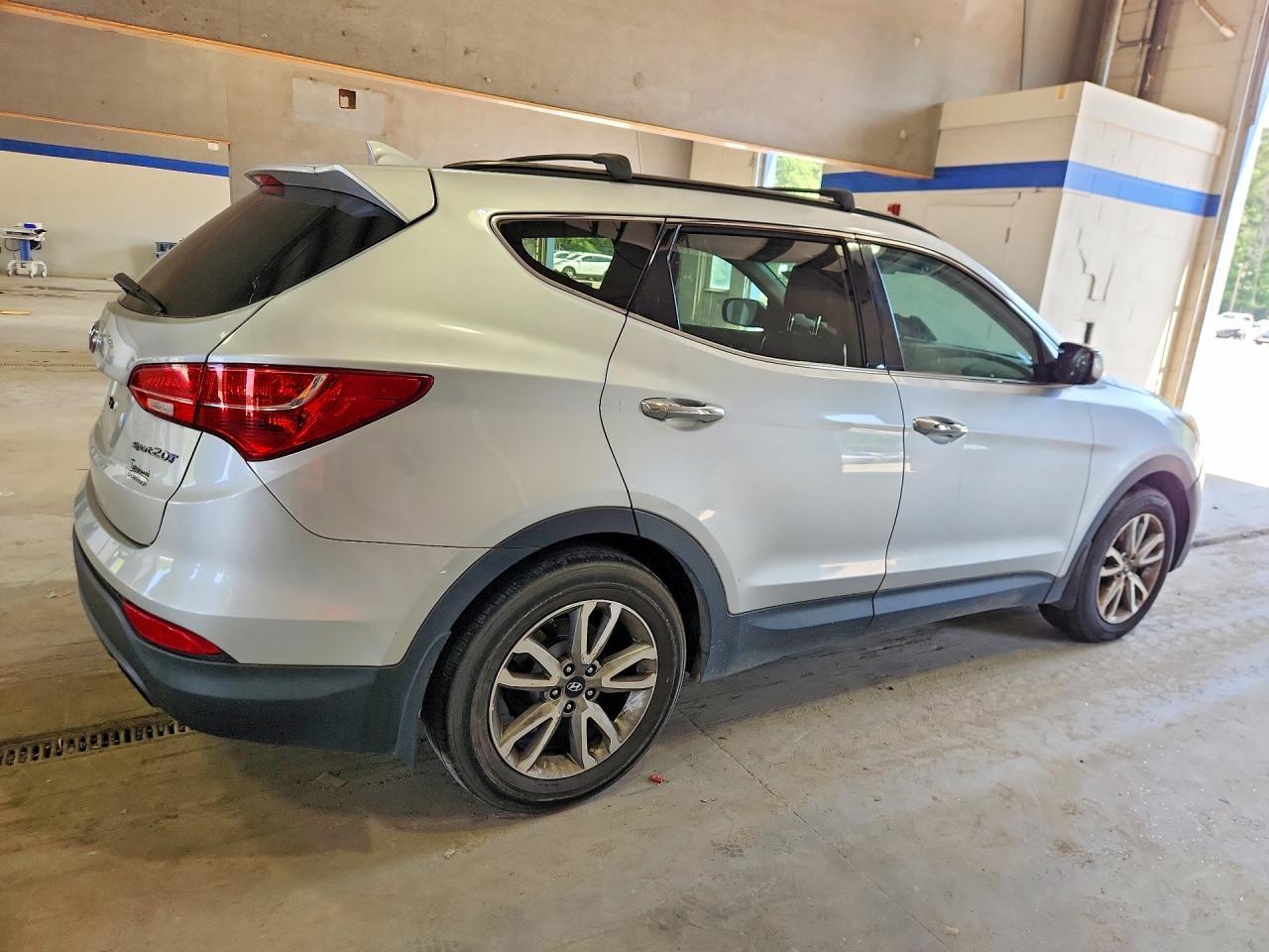 2016 Hyundai Santa Fe Sport 2.0T - Image 3
