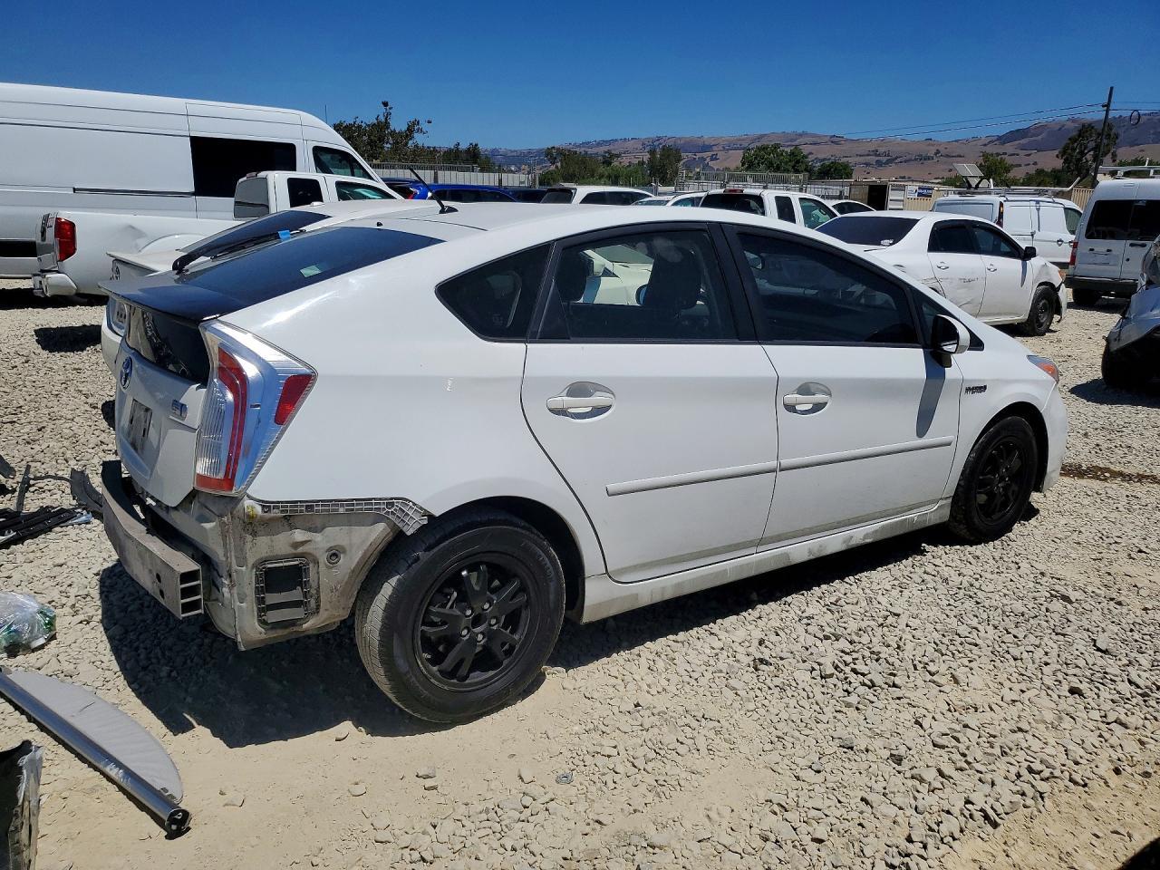 2014 Toyota Prius Two - Фото 3