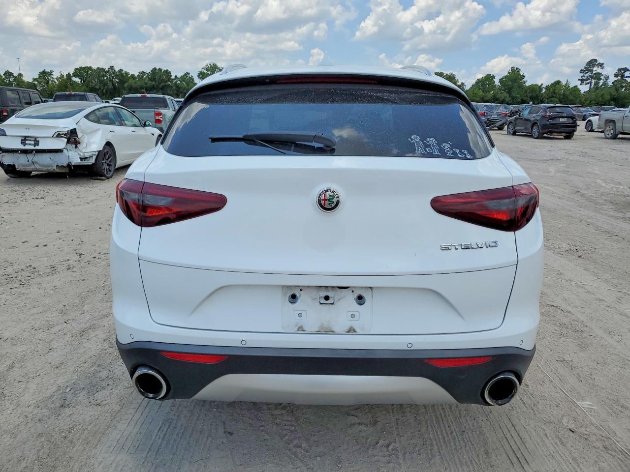 2020 Alfa Romeo Stelvio Base - Image 6