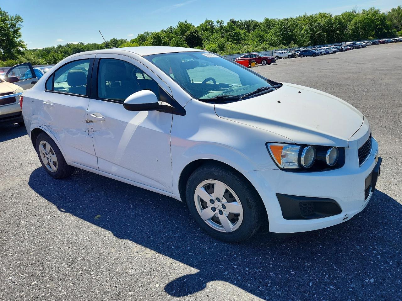 2015 Chevrolet Sonic Ls - Фото 4