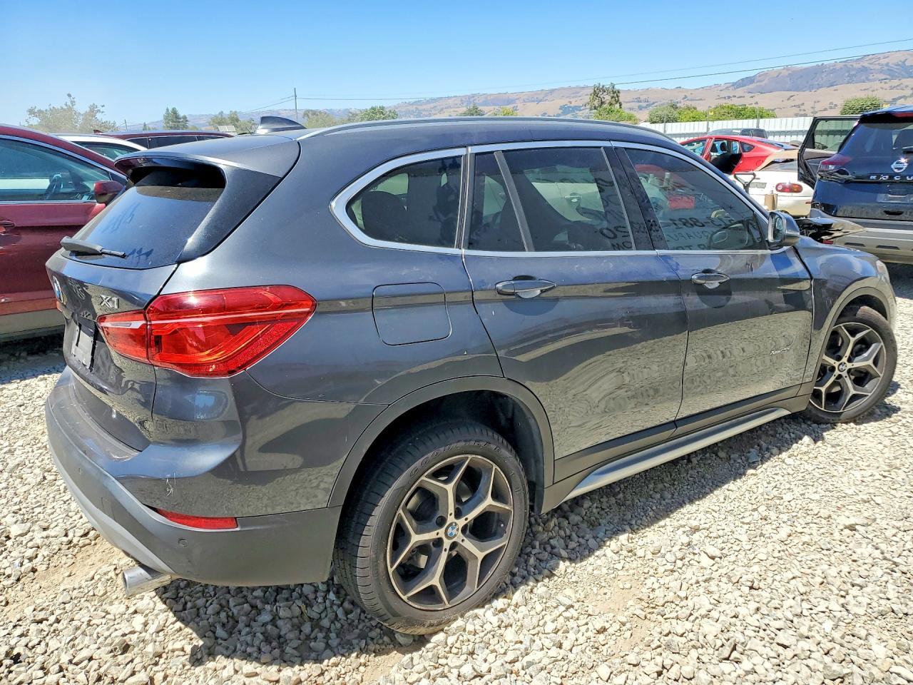 2016 BMW X1 xDrive28I - Фото 3