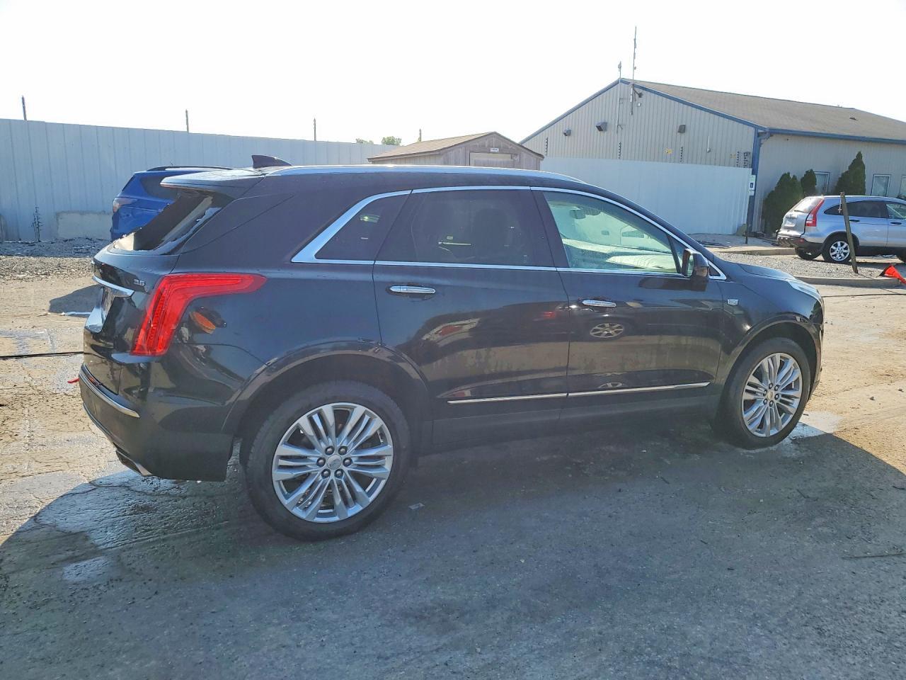 2019 Cadillac Xt5 Premium Luxury - Image 3