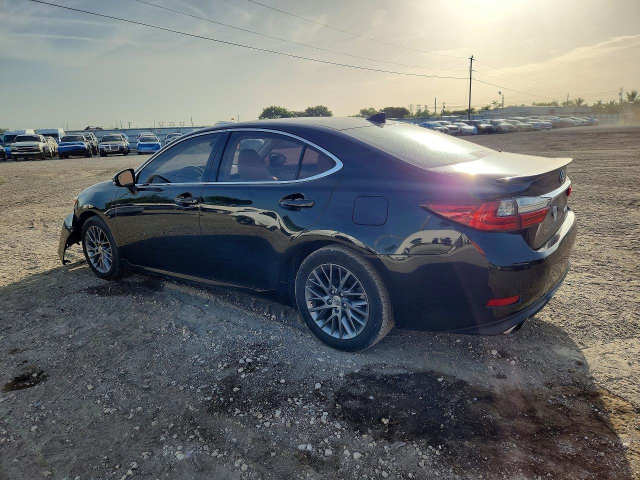 2018 Lexus Es 350 - Image 2