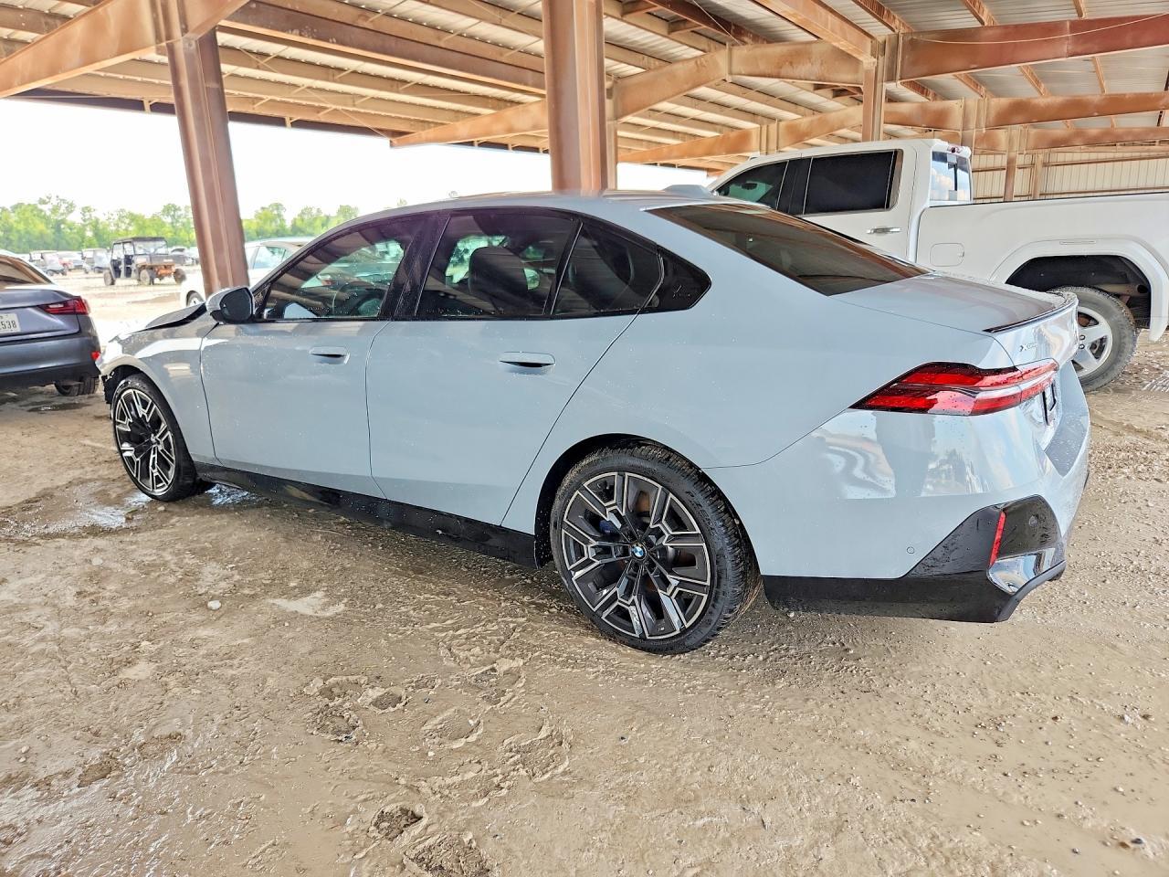 2026 BMW 530 Xi - Фото 2