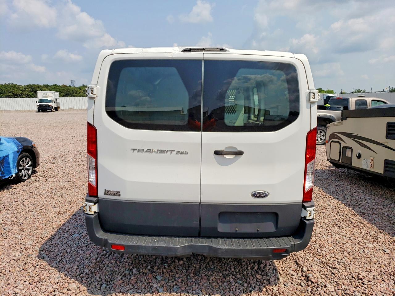 2015 Ford Transit 250 Delivery Van - Фото 6