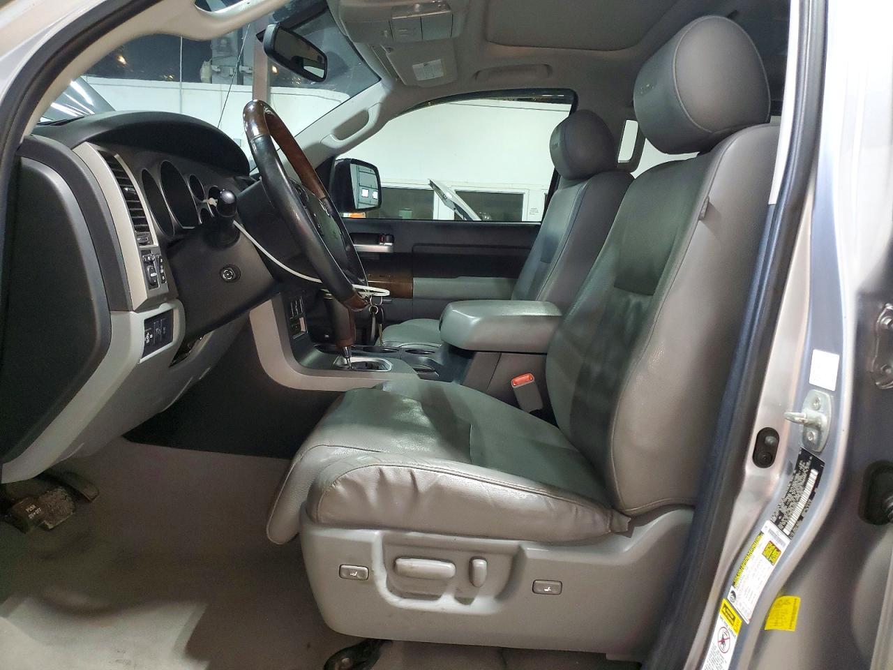 2011 Toyota Tundra Crewmax Limited - Image 7