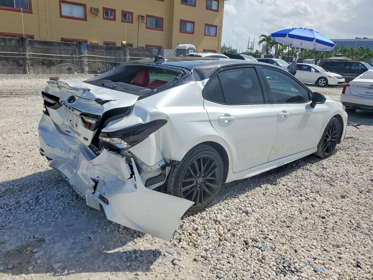 2021 Toyota Camry Xse - Image 3