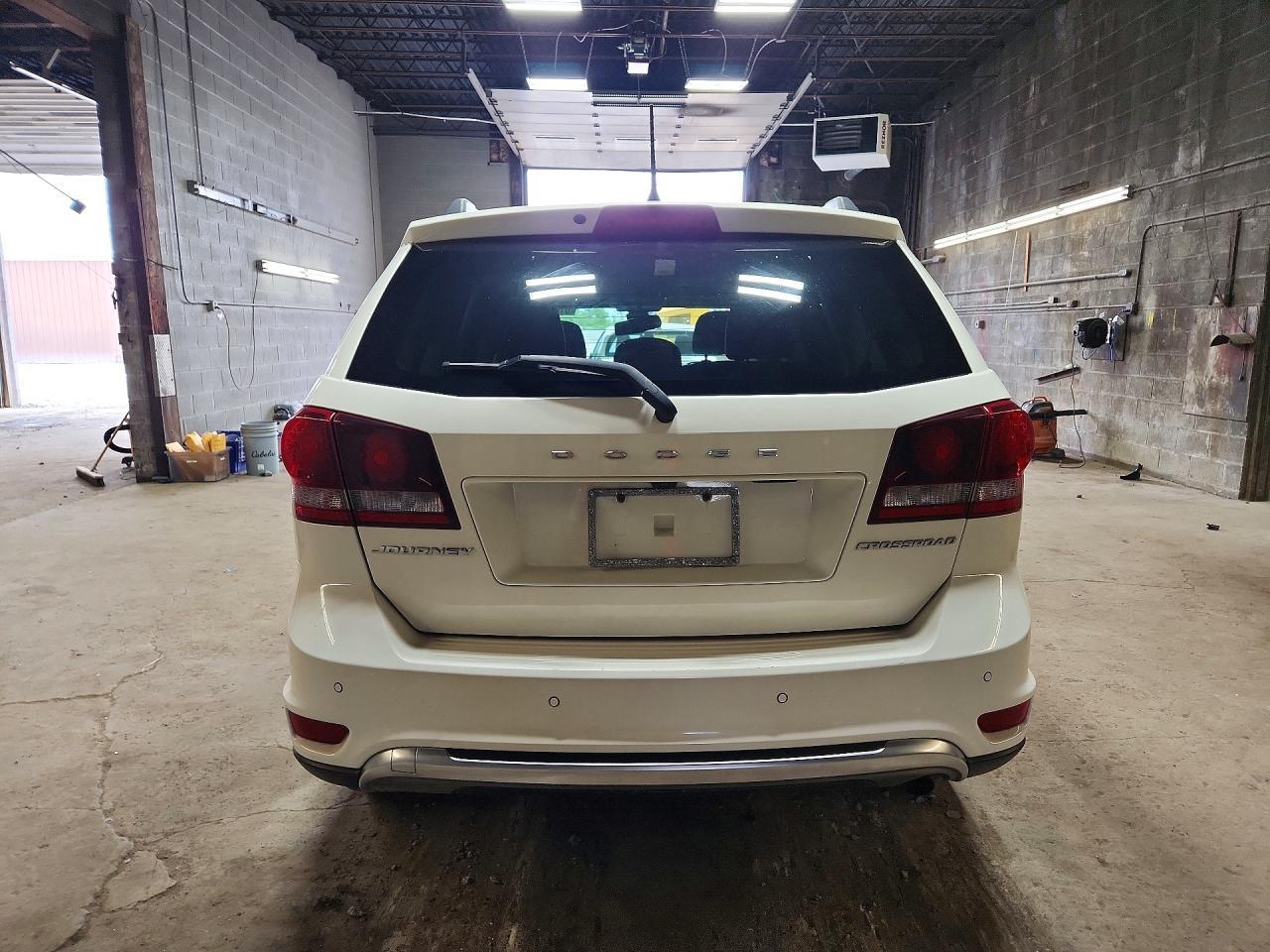 2020 Dodge Journey Crossroad - Image 6