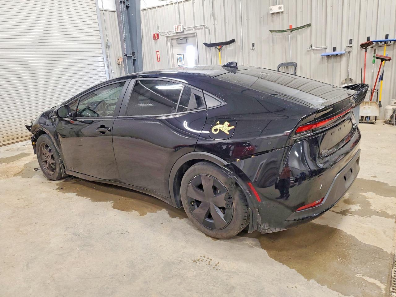 2025 Toyota Prius - Фото 2