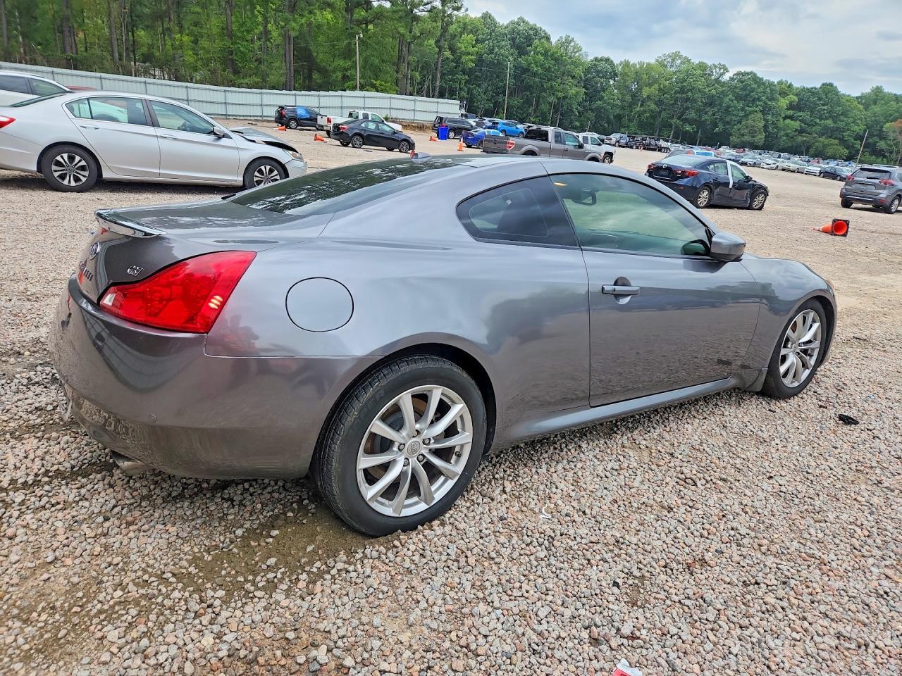 2013 Infiniti G37 Coupe Journey - Фото 3