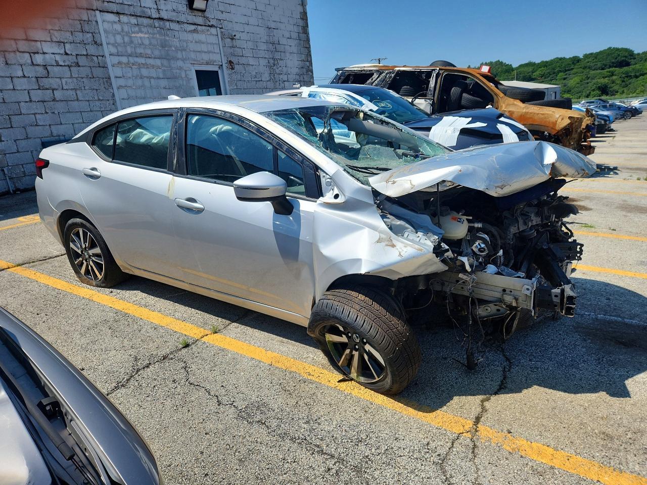 2021 Nissan Versa Sv - Фото 4