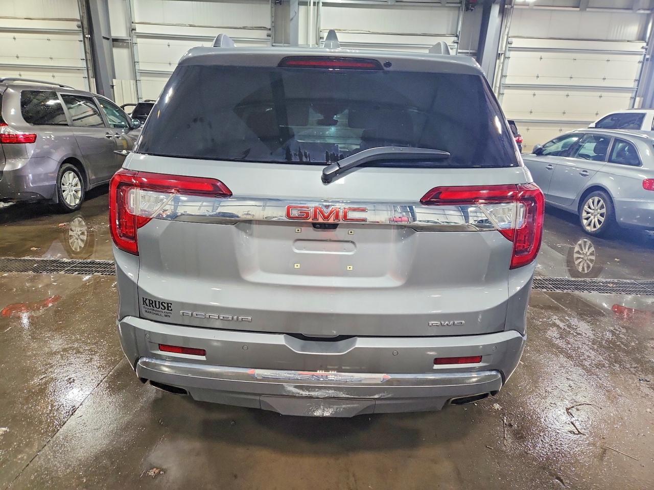2023 GMC Acadia Denali - Фото 6