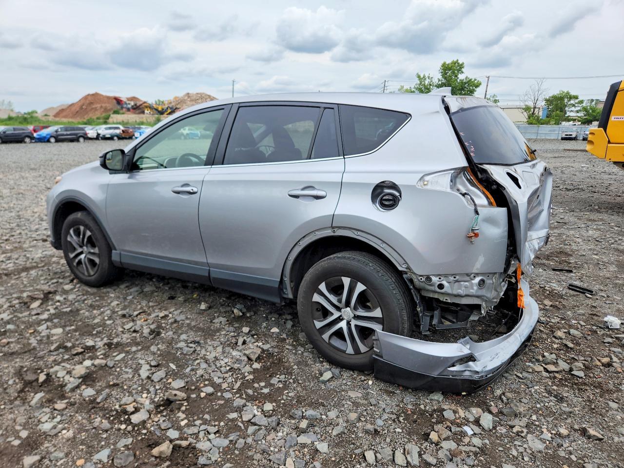2018 Toyota Rav4 Le - Фото 2