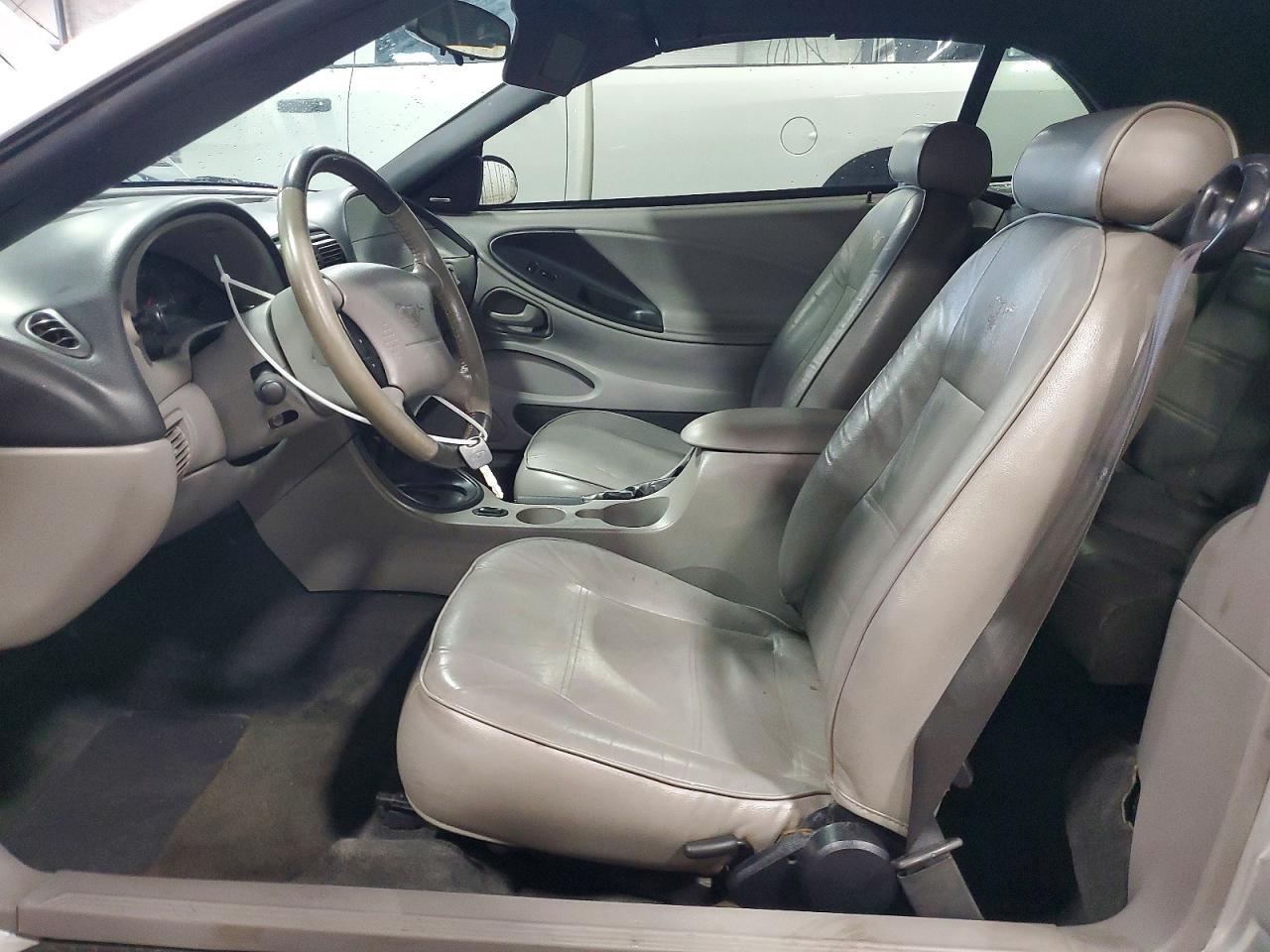 2004 Ford Mustang - Image 7