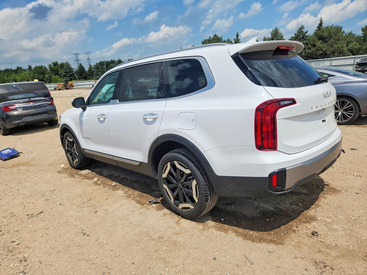 2025 Kia Telluride S - Image 2