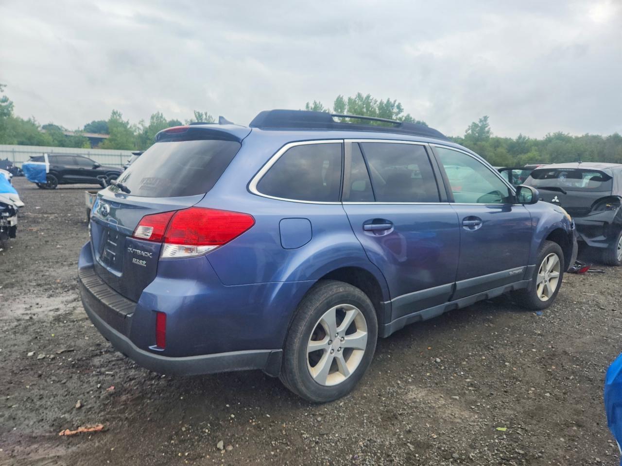 2014 Subaru Outback 2.5I Premium - Фото 3