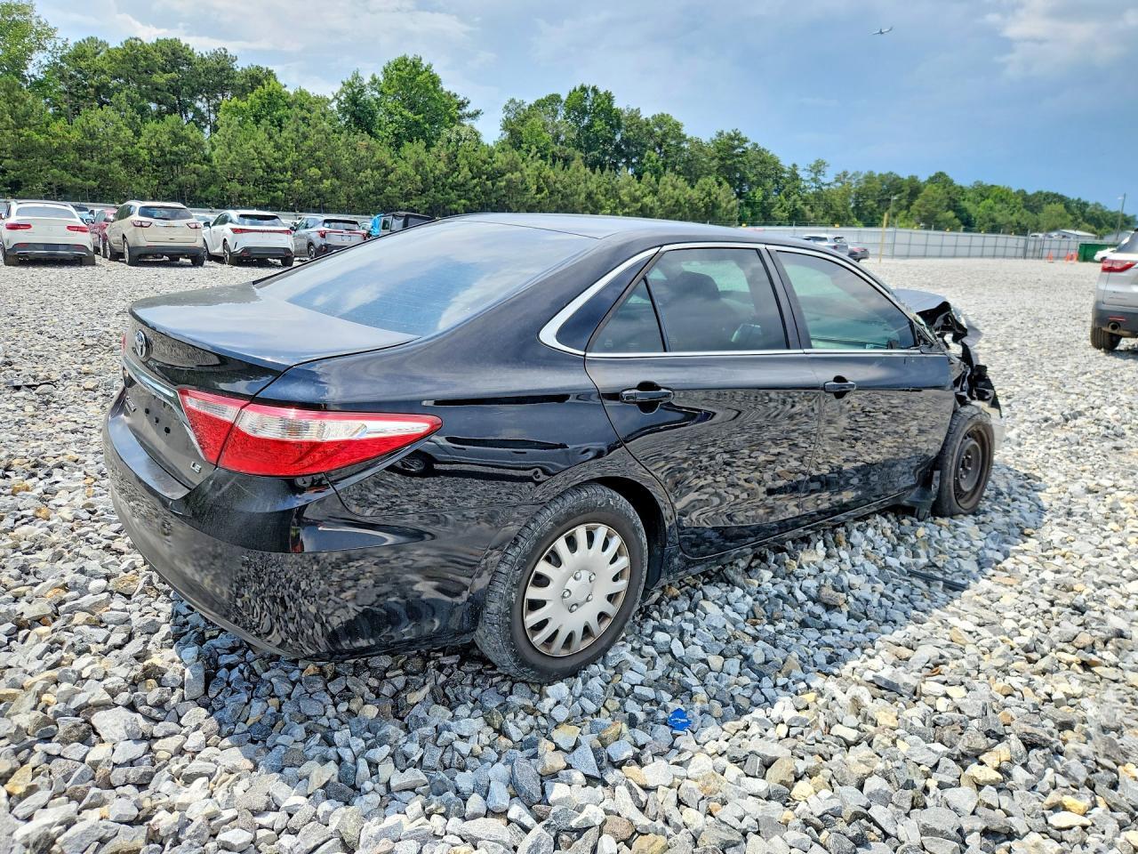 2016 Toyota Camry Le - Image 3