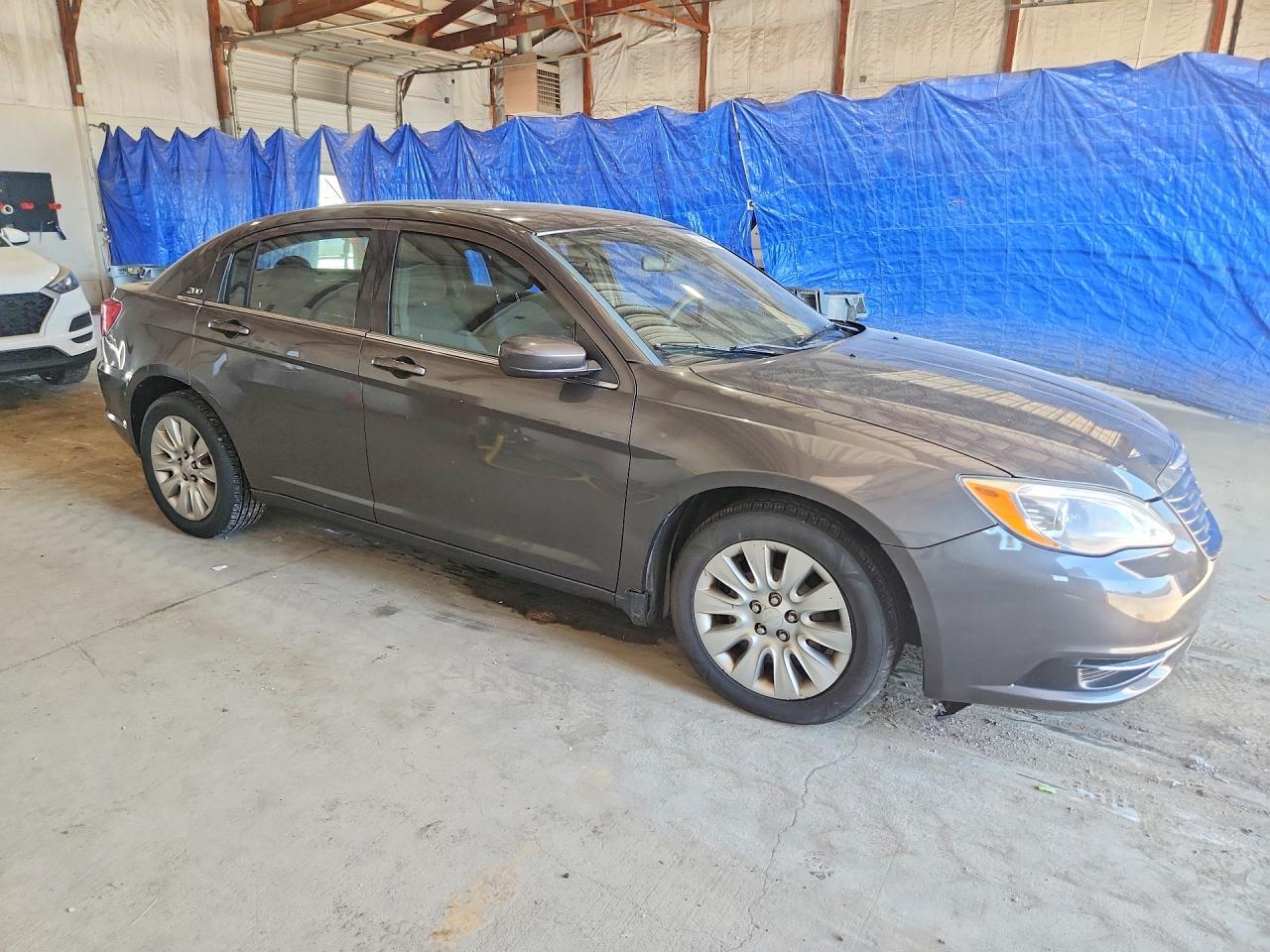 2014 Chrysler 200 Lx - Фото 4