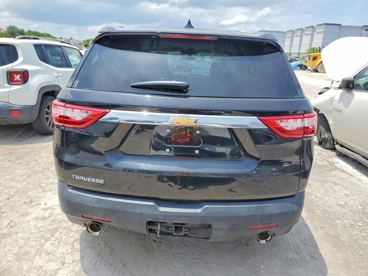 2019 Chevrolet Traverse Ls - Image 6