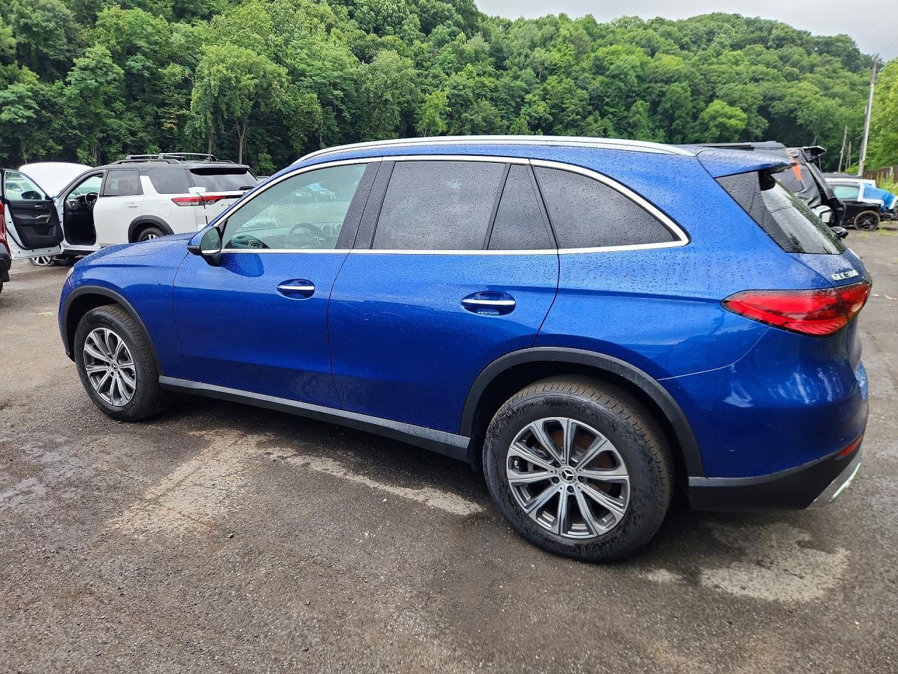 2025 Mercedes-Benz Glc 300 4Matic - Image 2