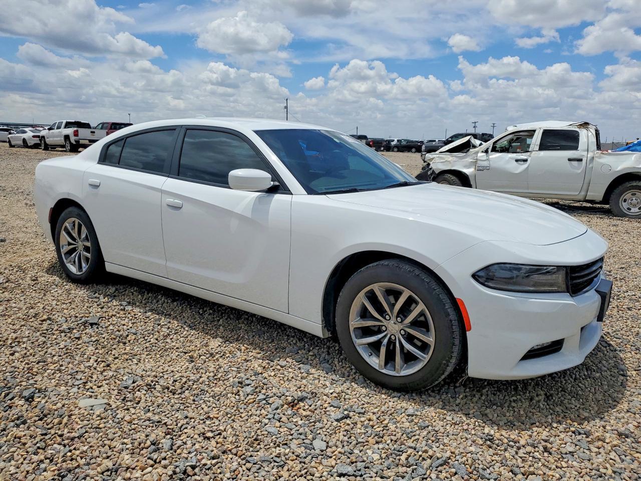 2016 Dodge Charger Sxt - Image 4