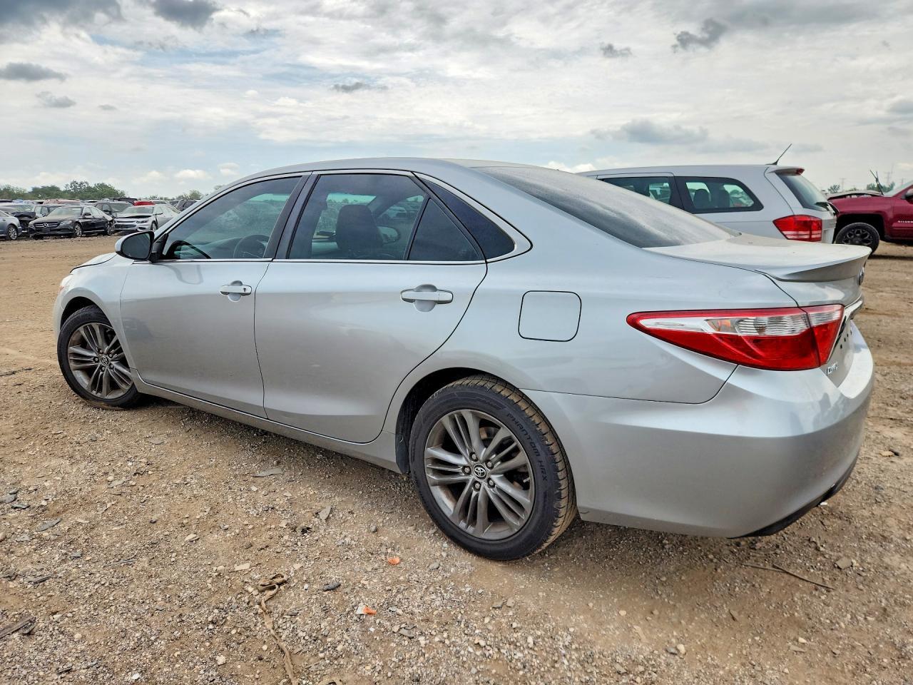 2015 Toyota Camry Se - Фото 2