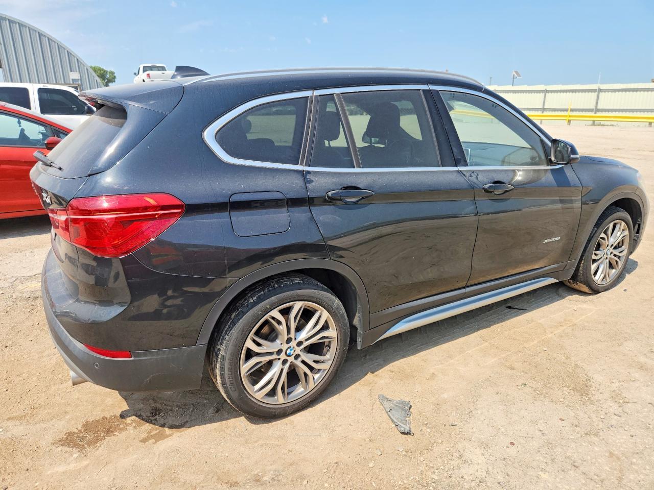 2016 BMW X1 - Image 3