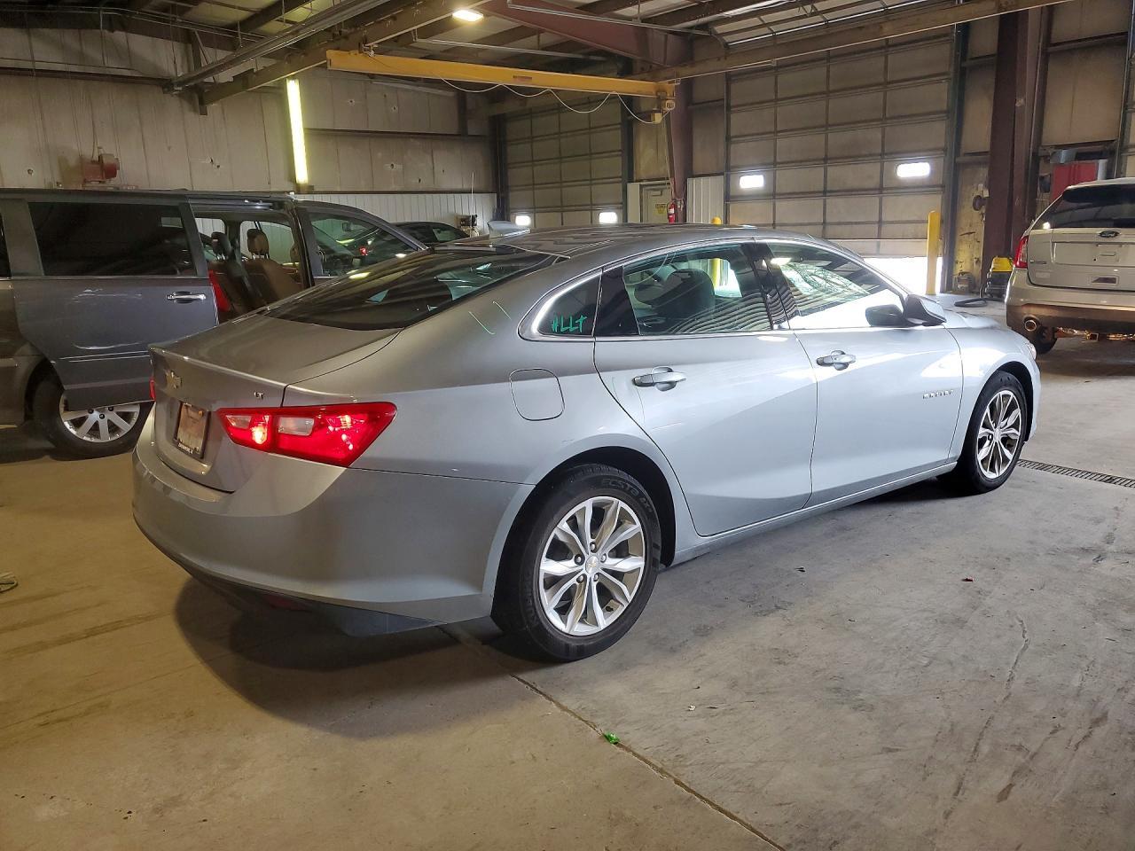 2023 Chevrolet Malibu Lt - Фото 3