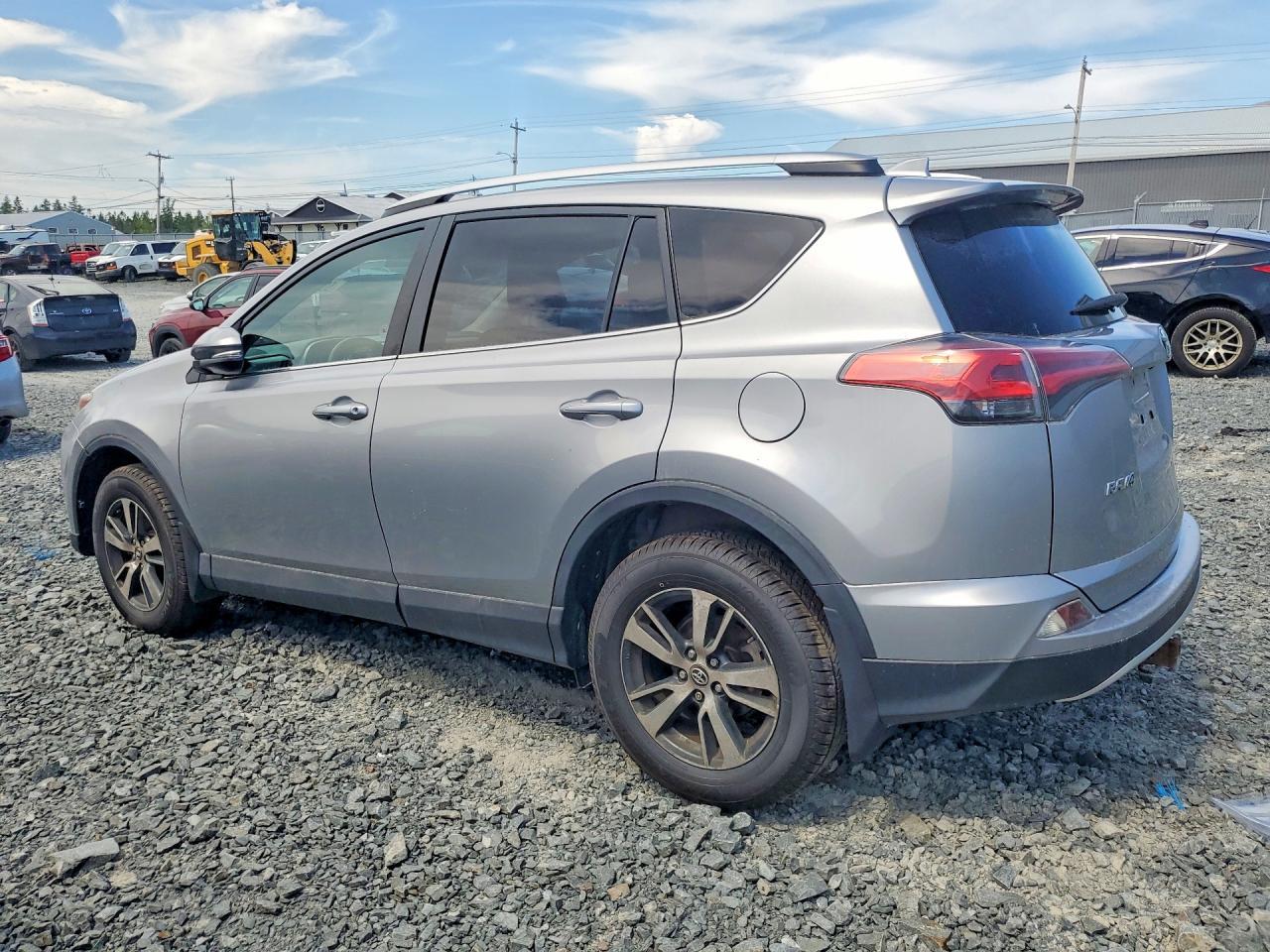 2016 Toyota Rav4 Xle - Фото 2