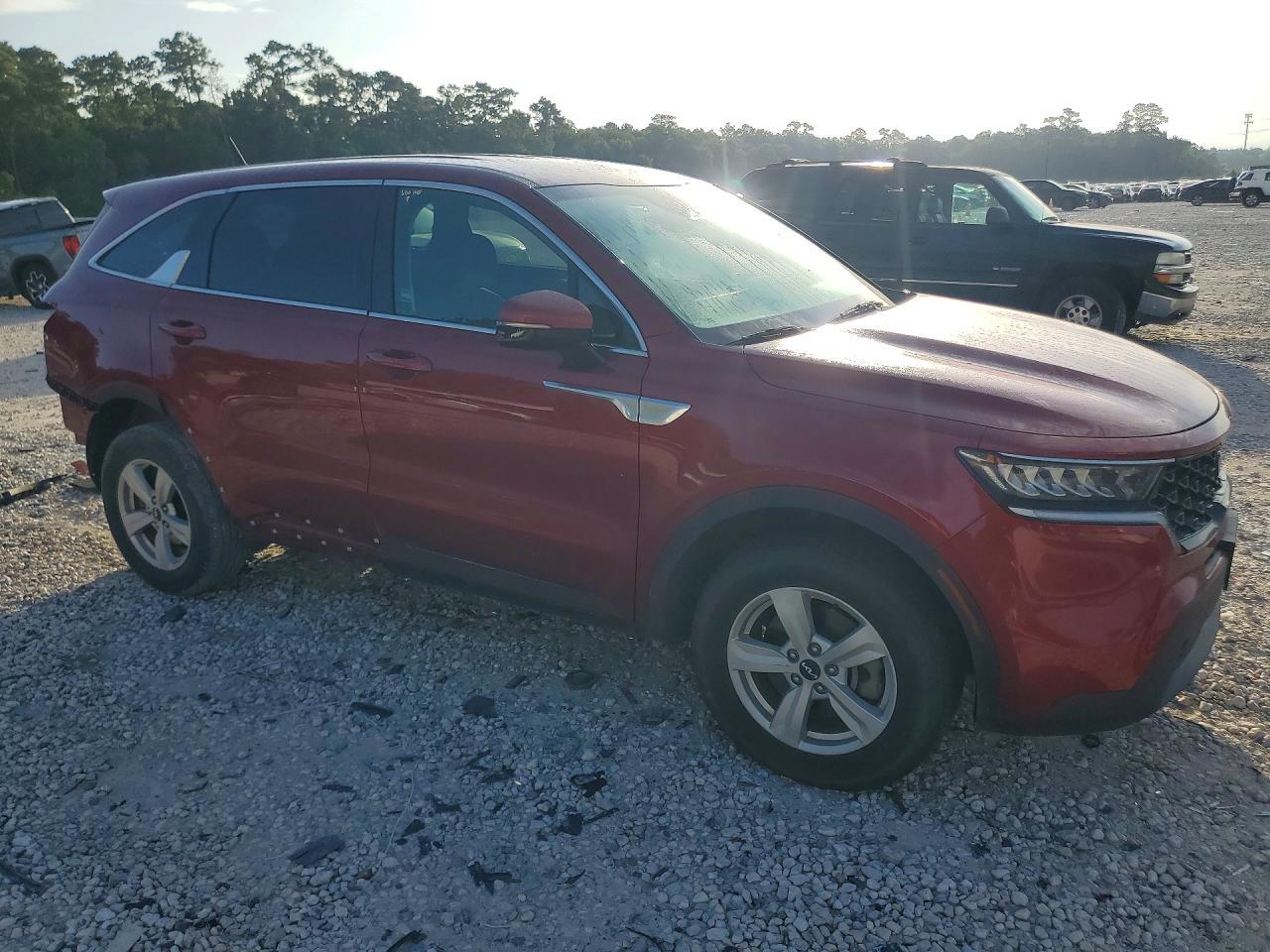 2022 Kia Sorento Lx - Image 4