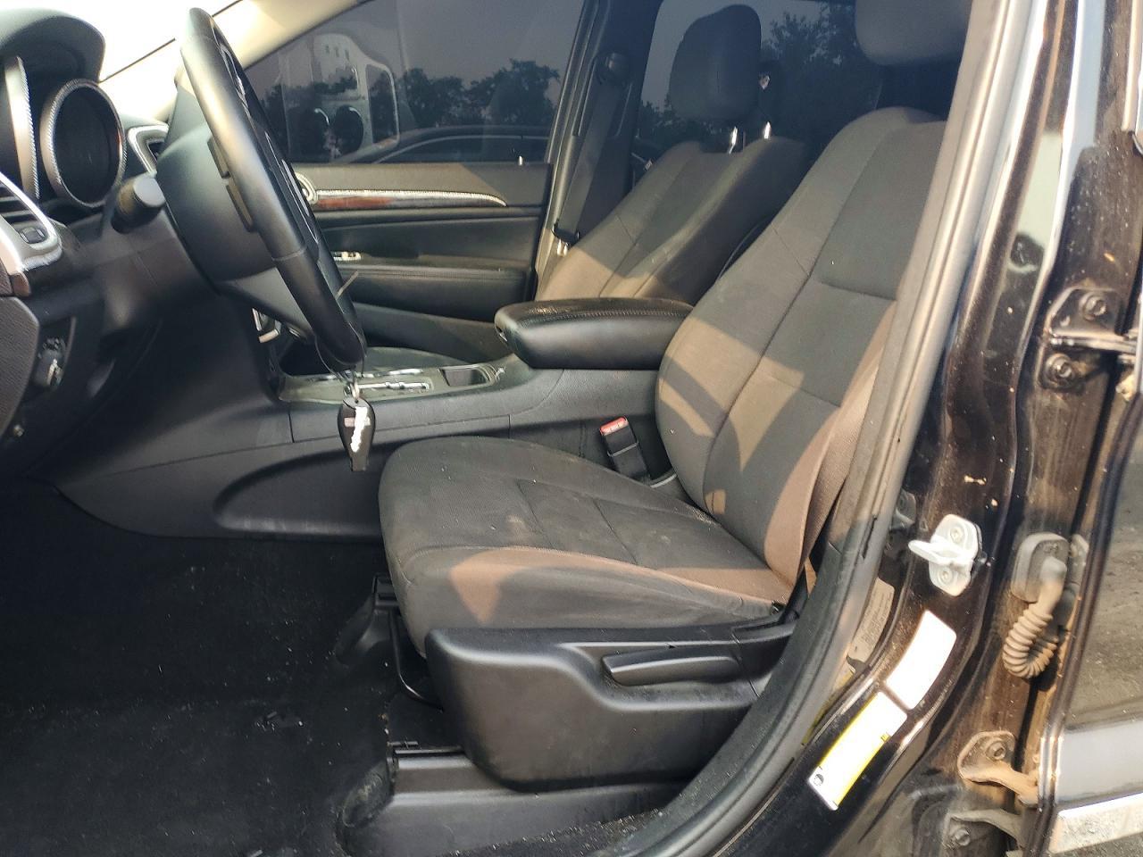2012 Jeep Grand Cherokee Laredo - Image 7