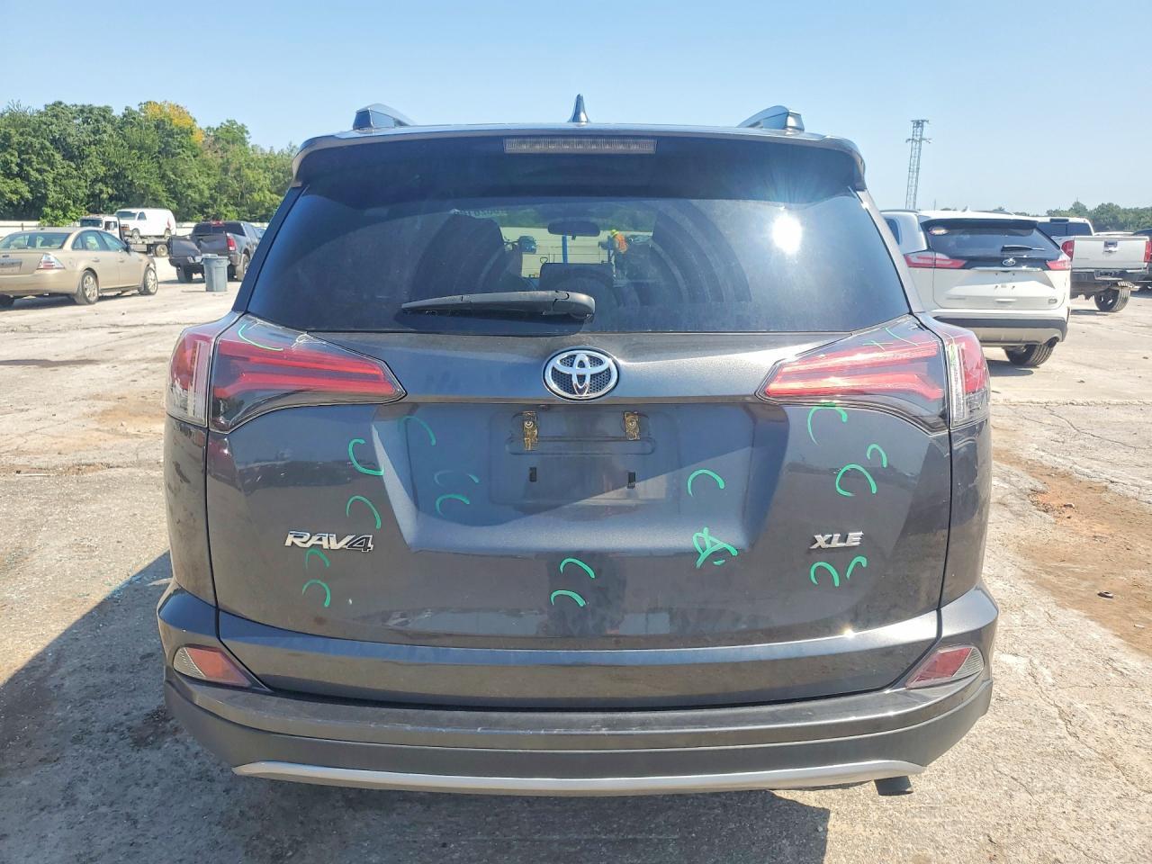 2018 Toyota Rav4 Xle - Image 6