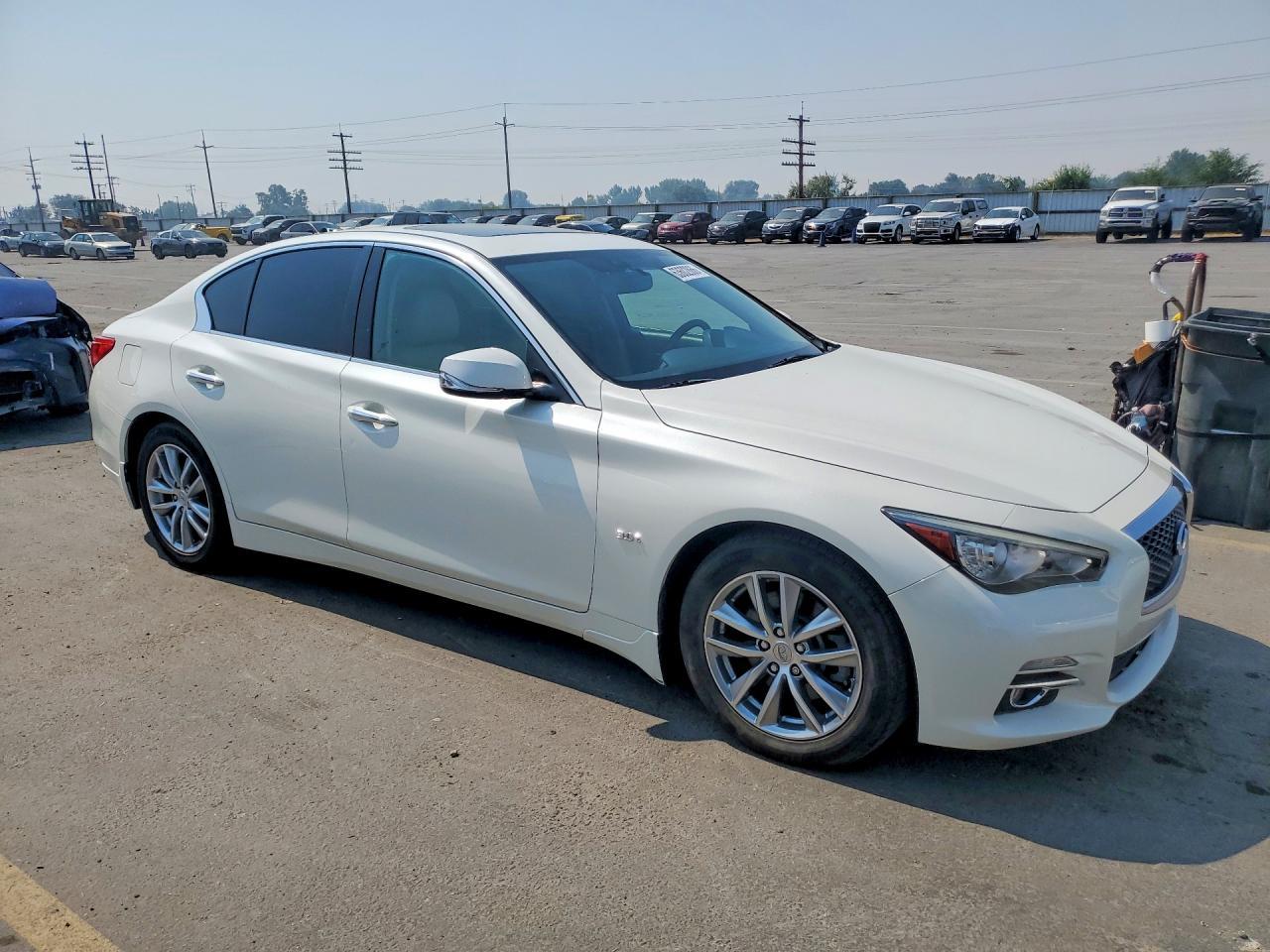 2017 Infiniti Q50 3.0T Premium - Image 4