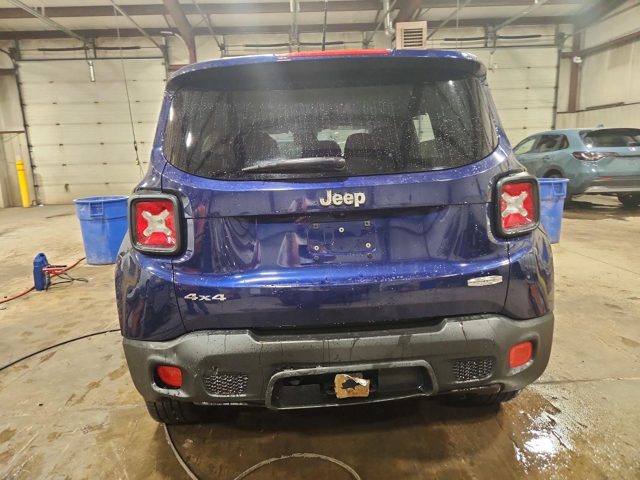 2017 Jeep Renegade Latitude - Image 6
