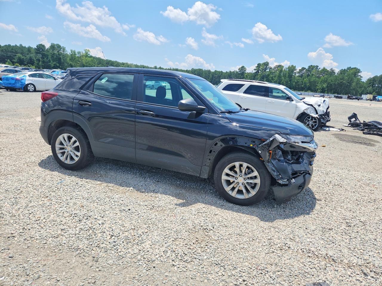 2023 Chevrolet Trailblazer Ls - Image 4