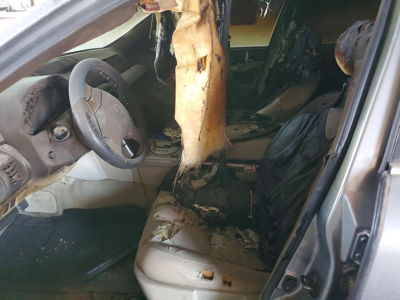2004 Infiniti G35 Base - Image 7