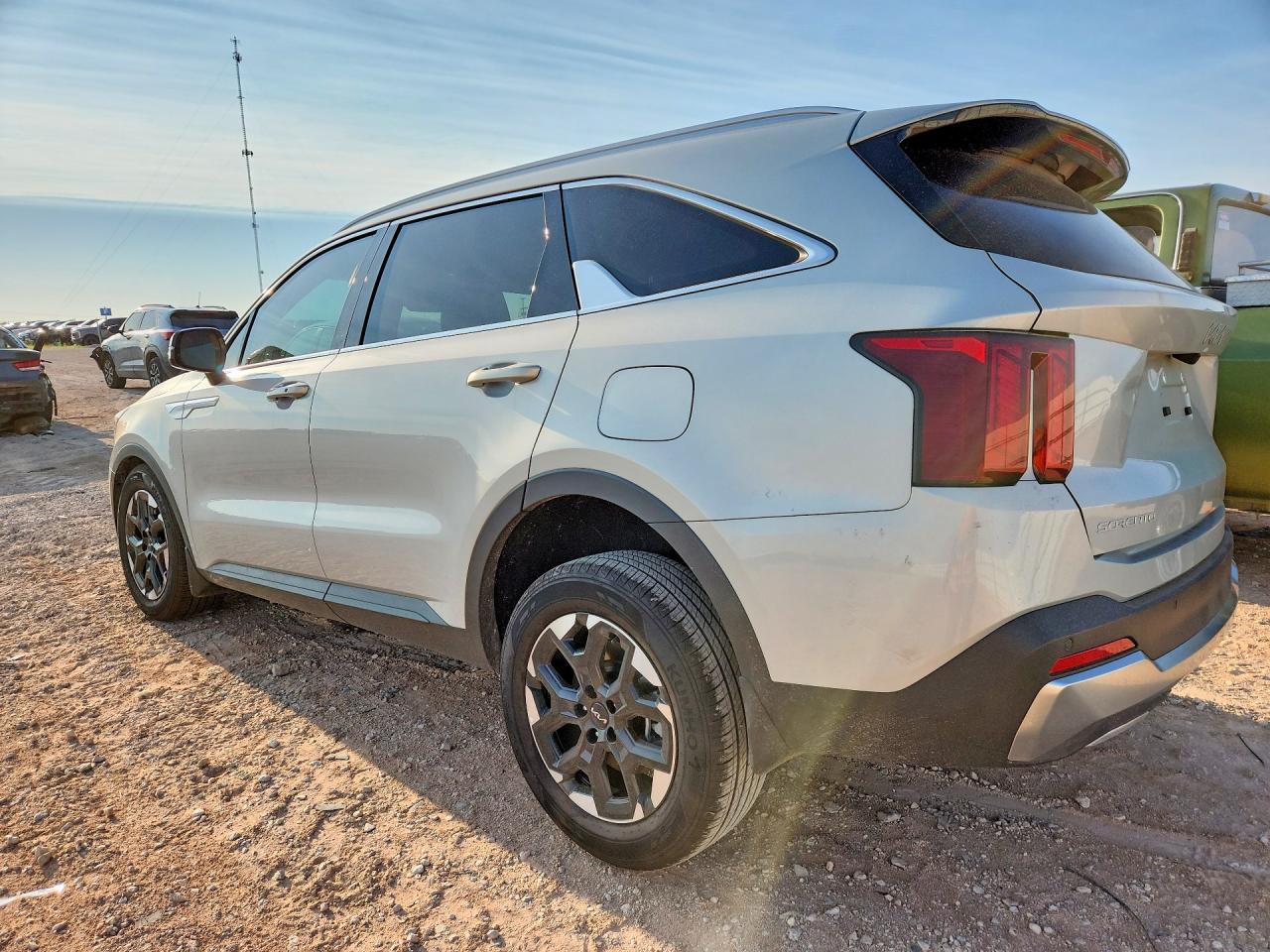 2026 Kia Sorento S - Фото 2