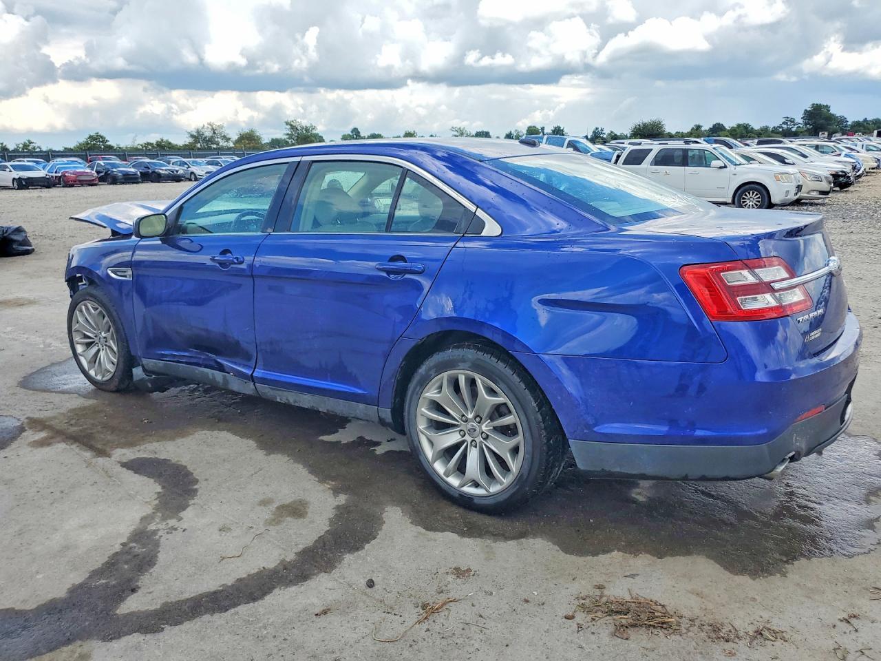 2013 Ford Taurus Limited - Фото 2