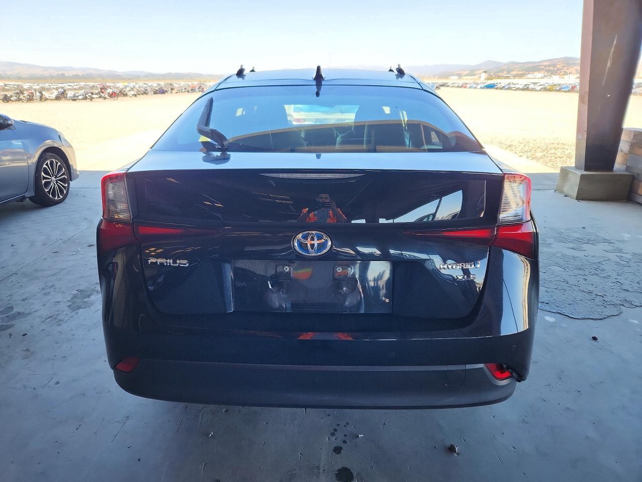 2022 Toyota Prius Xle - Image 6