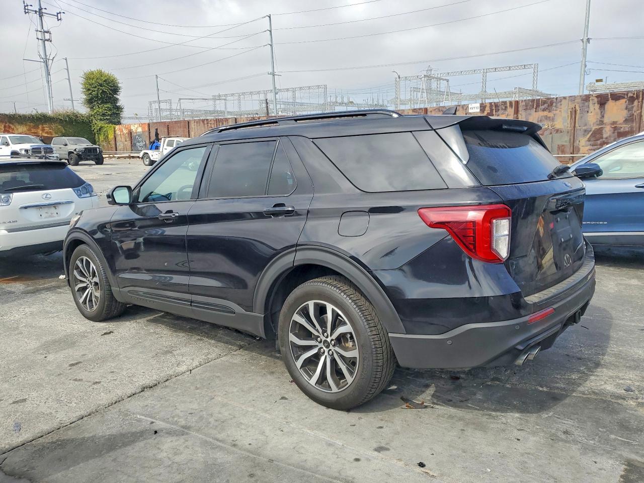 2020 Ford Explorer St - Фото 2