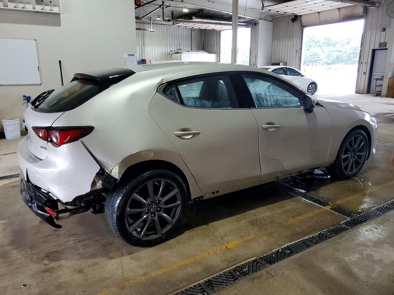 2022 Mazda 3 Select - Фото 3