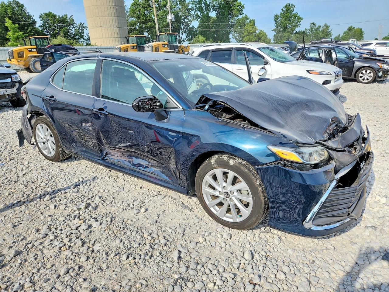 2021 Toyota Camry Le - Image 4