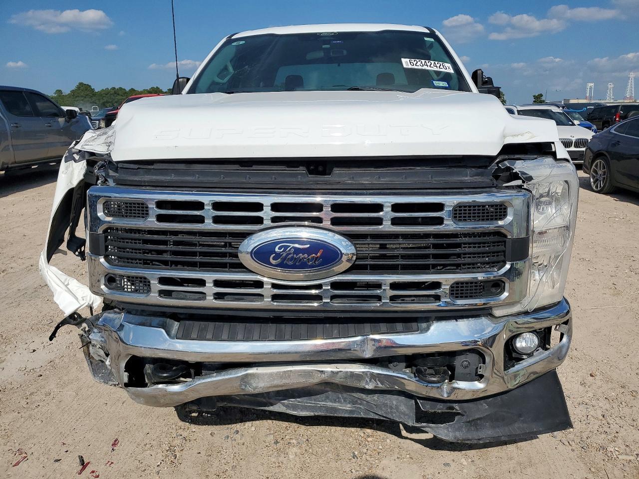 2024 Ford F250 Super Duty - Фото 5