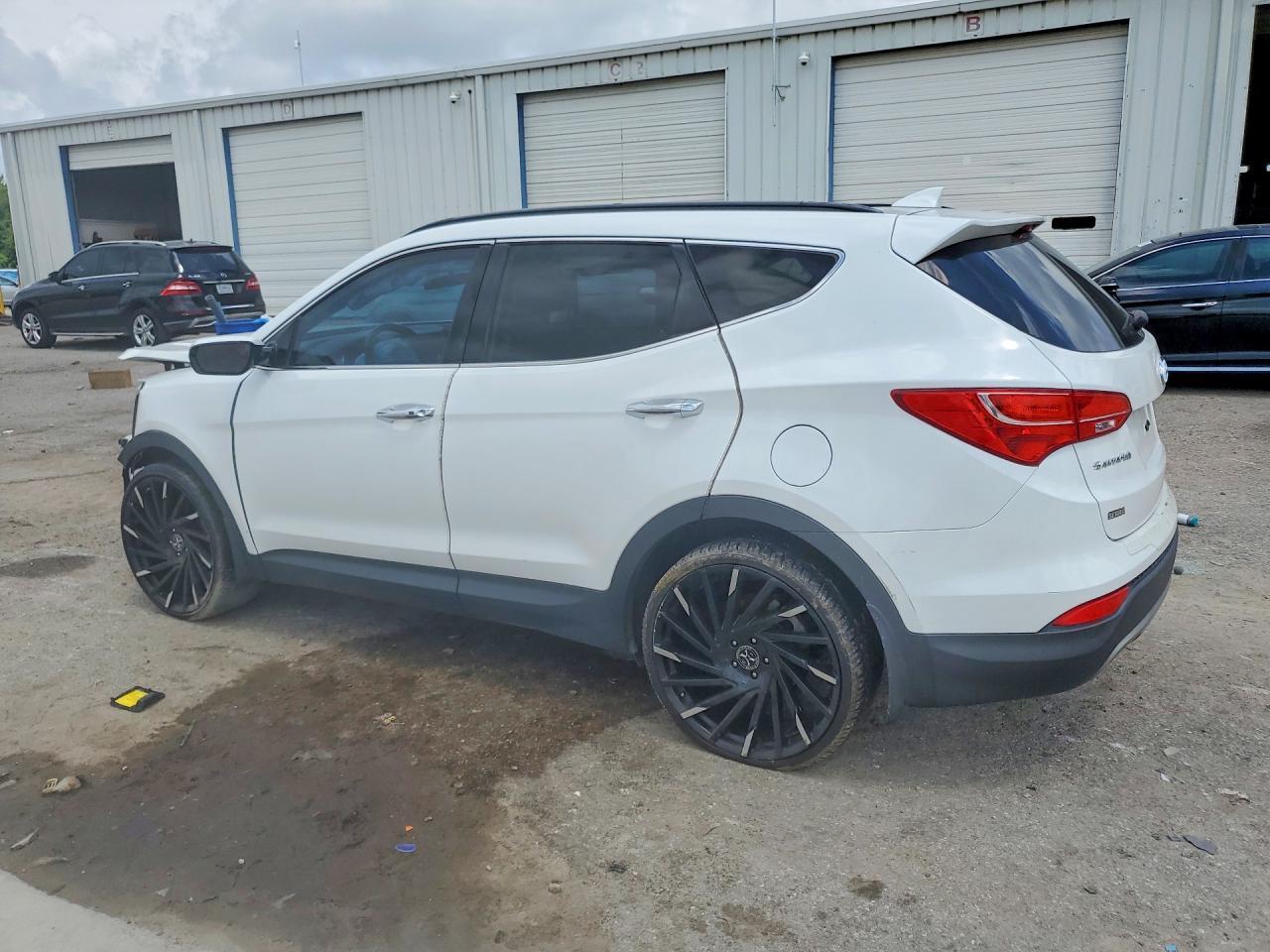 2015 Hyundai Santa Fe Sport Hgs - Image 2
