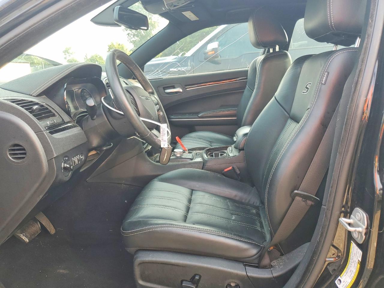 2019 Chrysler 300 S - Image 7