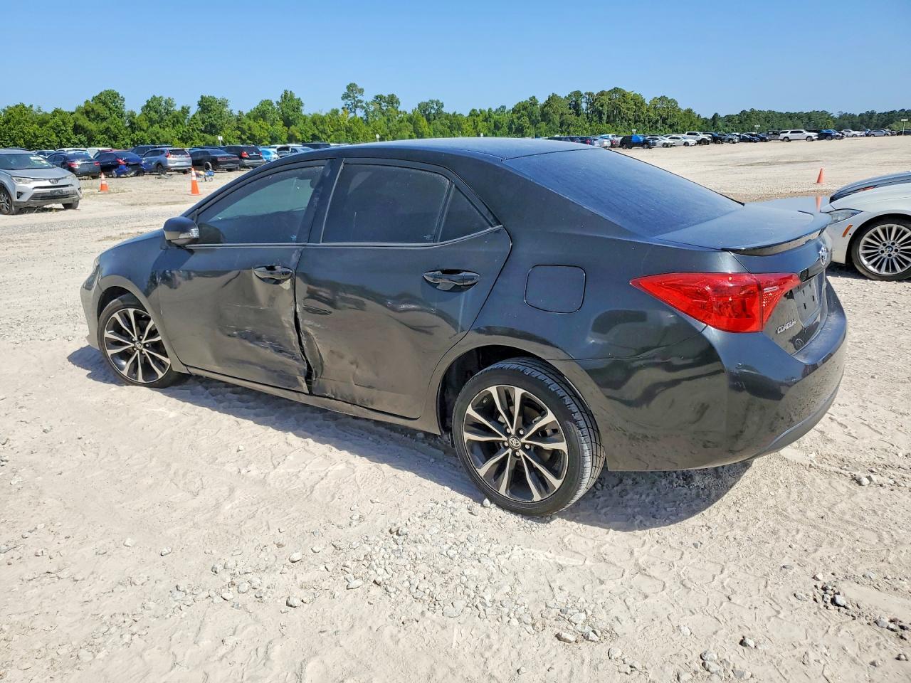 2017 Toyota Corolla Se - Фото 2