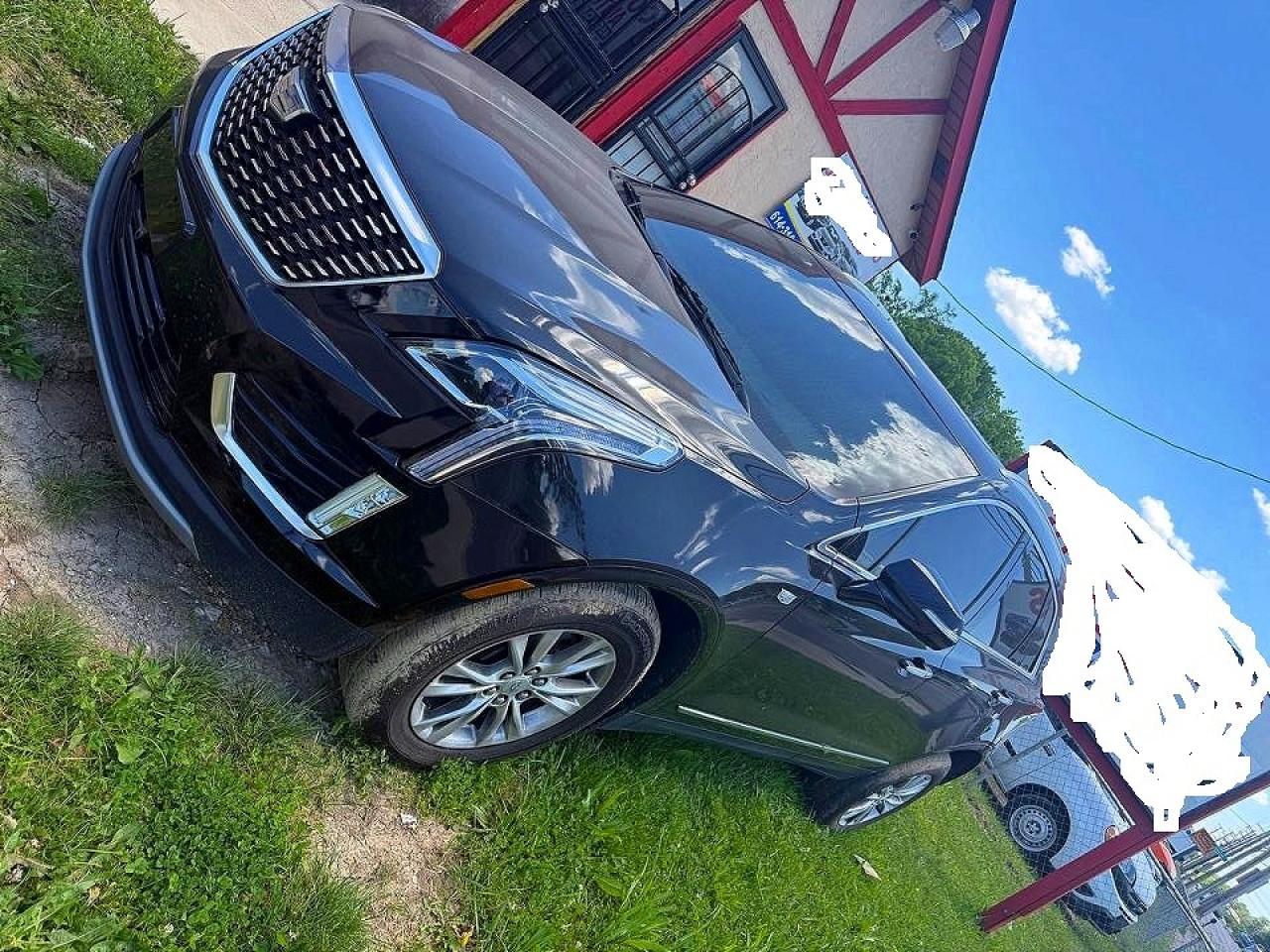 2020 Cadillac Xt5 Premium Luxury - Image 2
