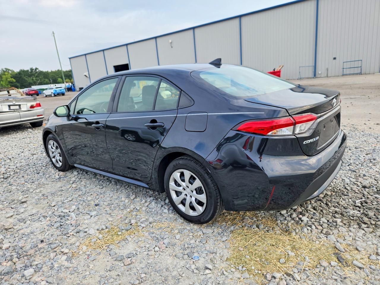 2022 Toyota Corolla Le - Image 2
