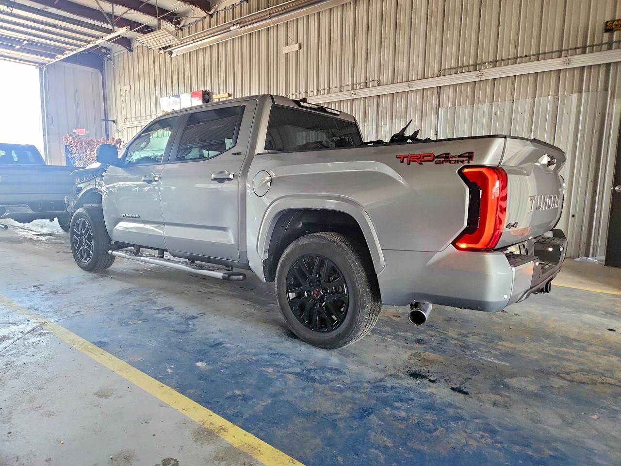 2024 Toyota Tundra Sr5 - Фото 2